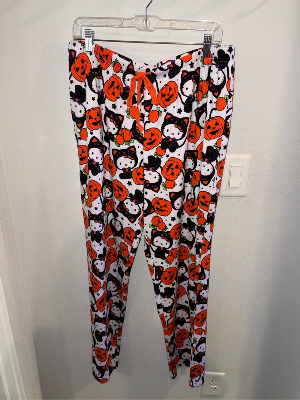 Hello Kitty Halloween Pumpkin Pajama Pants - L